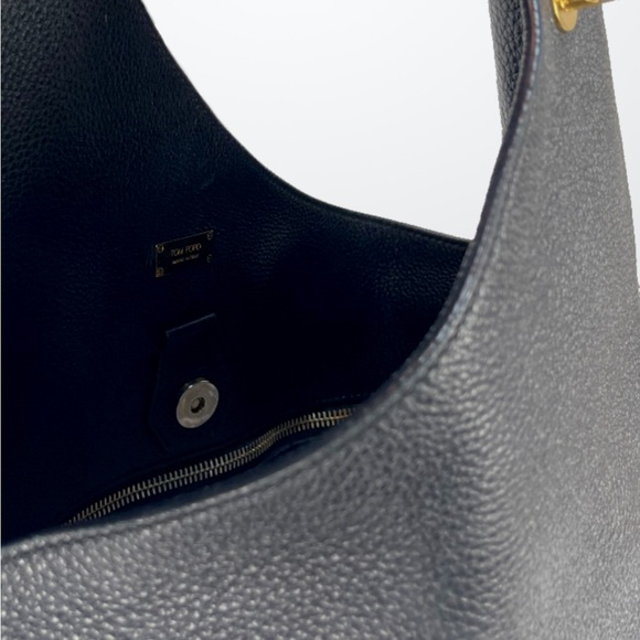 Tom Ford Large Pebbled Leather Single Strap Hobo/Toto Bag w Lock & Key - Gold - Picture 10 of 10